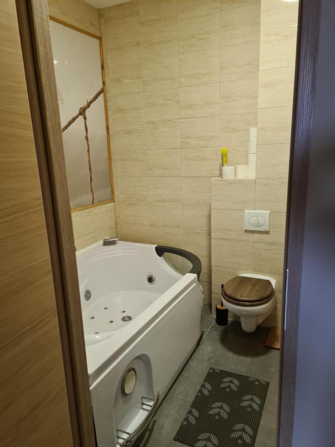 Yakuzza Apartment